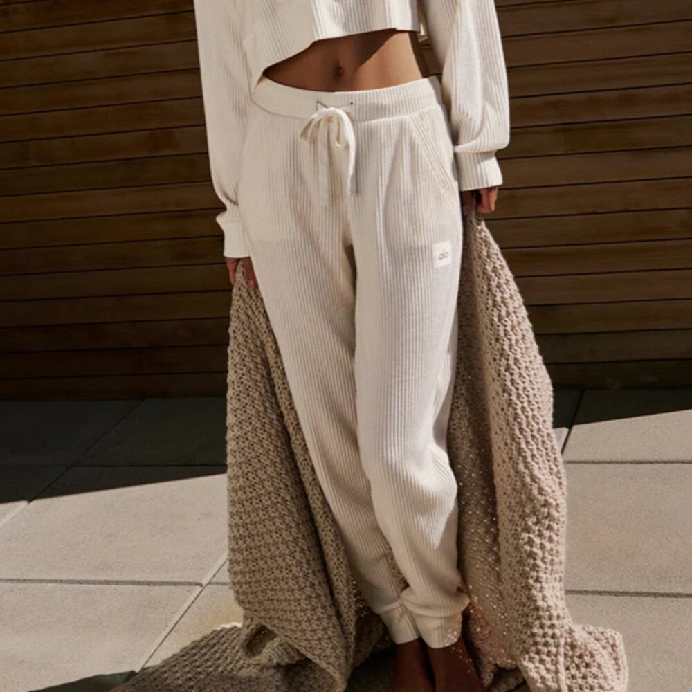 Women Alo Yoga Muse Sweatpant Ivory Relaxed Fit Extra Small Yoga Athleisure